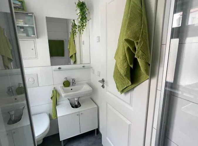 Charmantes Haeuschen Mit Gaestezimmer In