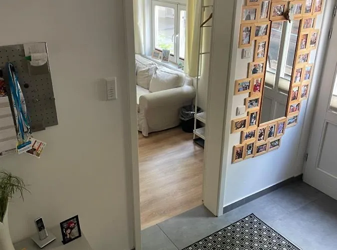 Appartement Charmantes Haeuschen Mit Gaestezimmer In *